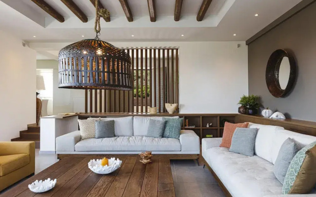 Villa Rizes Luxury in Maroulas