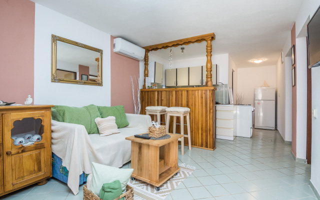 Apartment Jelena 50m From The Beach