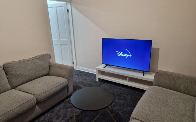 Homely 3-bed House in Bham 15 min From City Centre