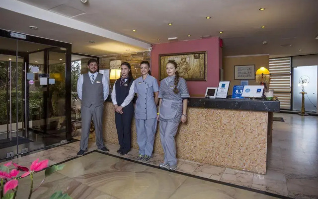 Anastazia Luxury Suites & Rooms