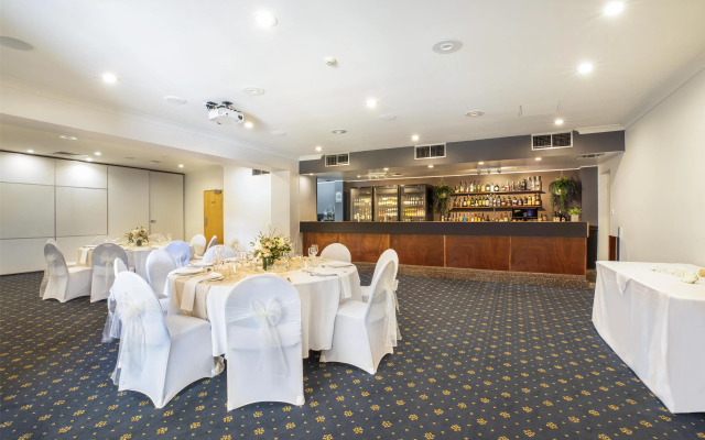 Nightcap at Springwood Hotel