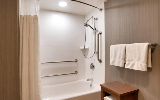 Courtyard by Marriott Charlotte Airport LoSo
