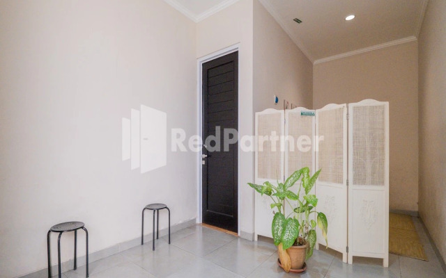 Palm Eight RedPartner