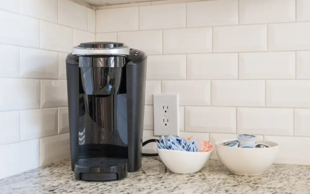 SoHo 2 BR with Parking and WiFi by Frontdesk