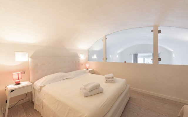 Le Grazie Luxury Apartment by Mmega