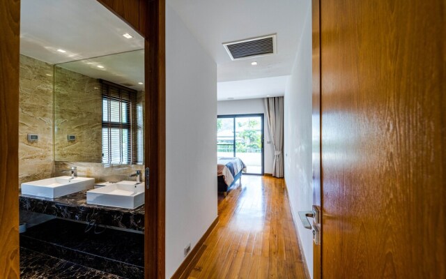 Luxury Mansion On Golf Course - BMG5