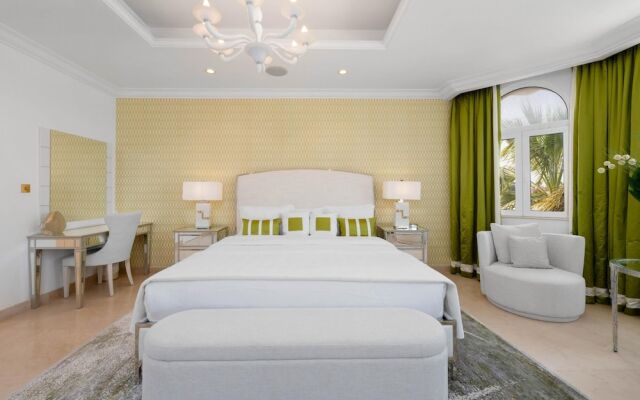 Ultra-luxury Villa w Private Pool Beach on Palm