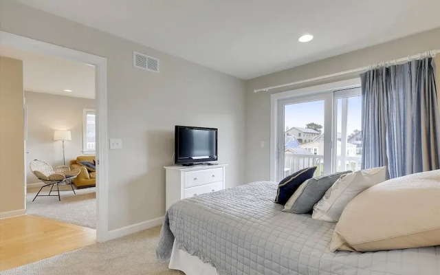 220 Oceanview Parkway by Long & Foster