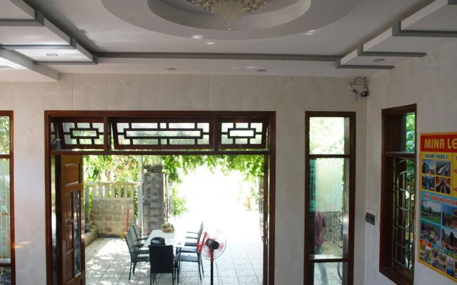 Mina Le Villa