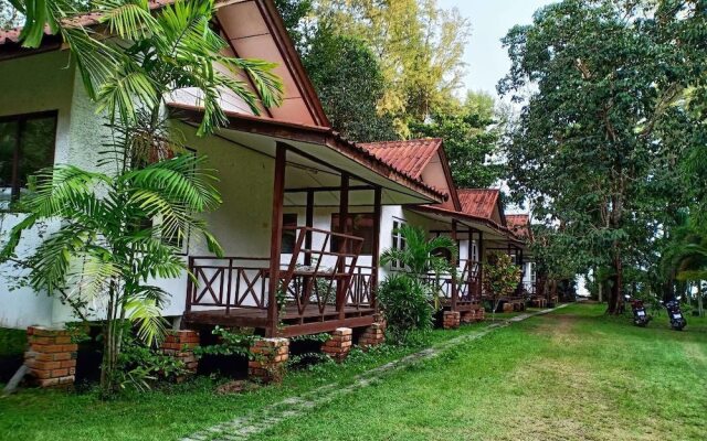 Sand Beach Bungalow