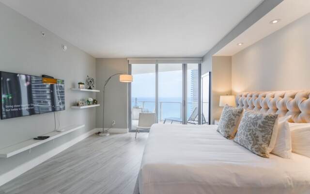 Oceanfront Luxury Hyde Beach Condo