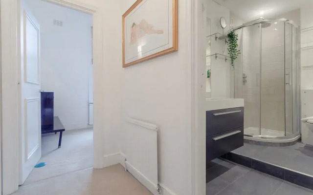 1 Bedroom Flat on Portobello Road Notting Hill