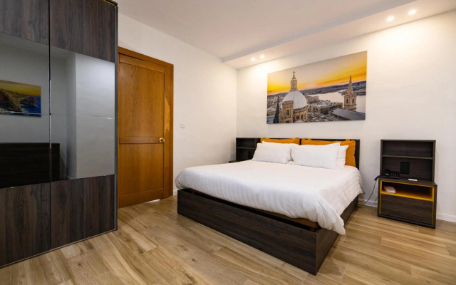 Diplomat Hotel