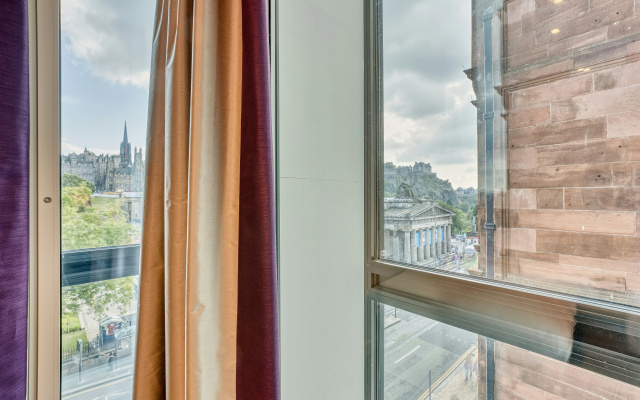Premier Inn Edinburgh Cc Waverley