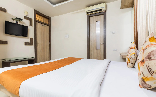 Fabhotel Shree Regency