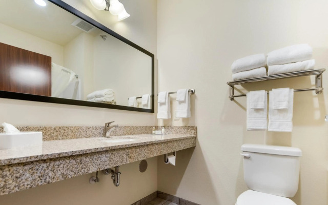 Cobblestone Hotel & Suites - Cozad