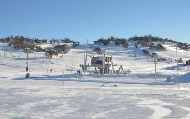Smiggins Hotel & Chalet Apartments