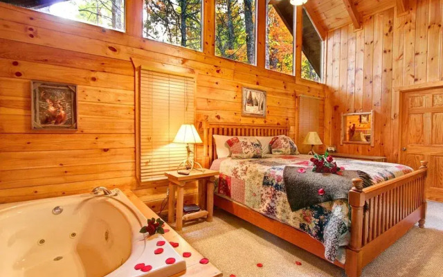 Whispering Winds 2 Bedrooms 2 Bathrooms Cabin