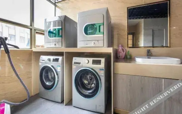 Yuefeng Hotel (Yangjiang Bus Terminal, Wal-Mart)