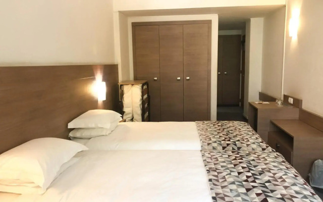 Okura Chiba Hotel