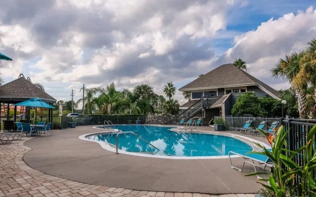 2 BR Apt in Windy Hill near beach by Frontdesk