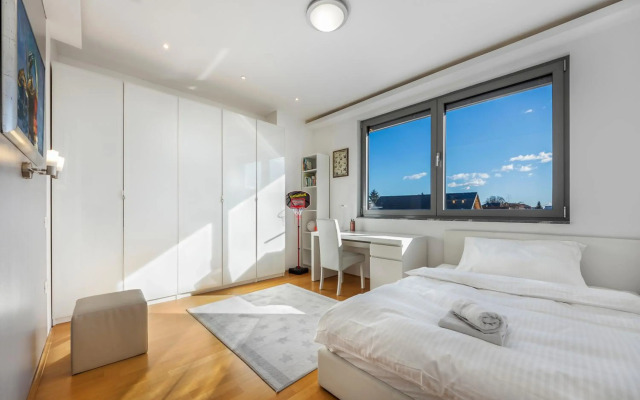 Contemporary apartment with rooftop terrace in Maribor