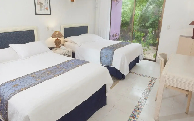Cocoplum Beach Hotel