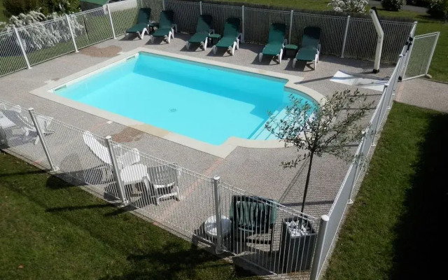 Ever Route 64 Brit Hotel Tarbes Ibos