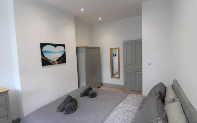 Spacious Central Chic Apartment - Simply Check In