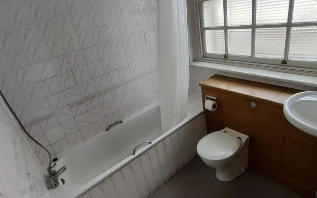 Royal Hotel, Bar & Grill