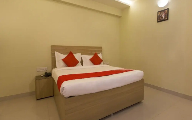 OYO 11527 Gaurav Residency