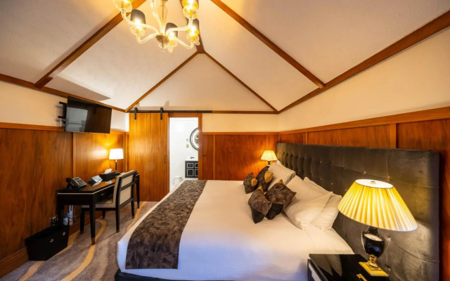 Hamurana Lodge