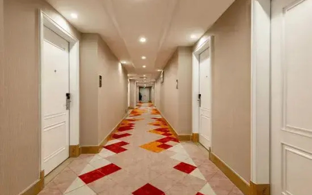 Borrman Hotel (Guangzhou Panyu Qiaonan Aoyuan Plaza)
