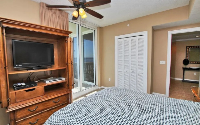 Colonnades 1901 - 4 Br condo