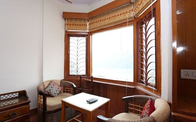 OYO 9730 Home 2 BHK Lake view Mall road