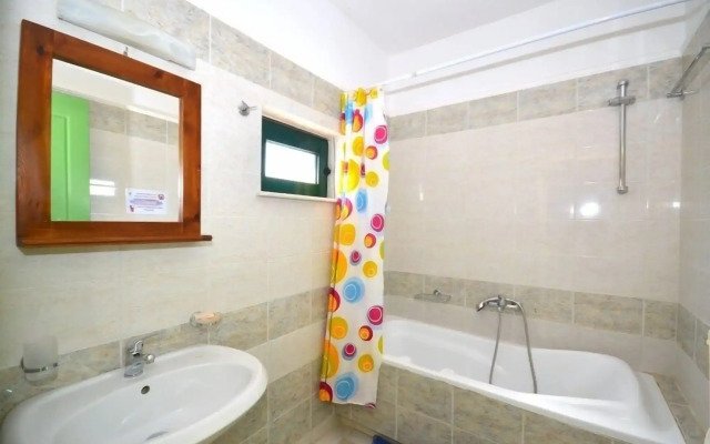 Aloni Suites