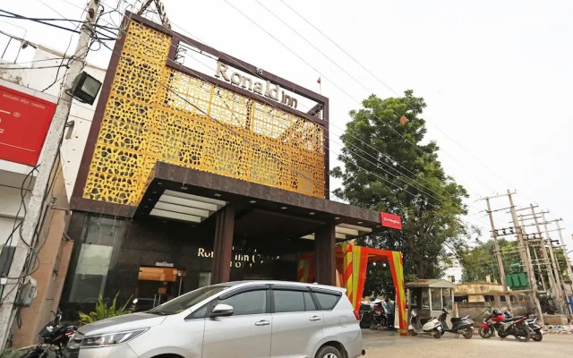 OYO 8902 Hotel Ronald Inn