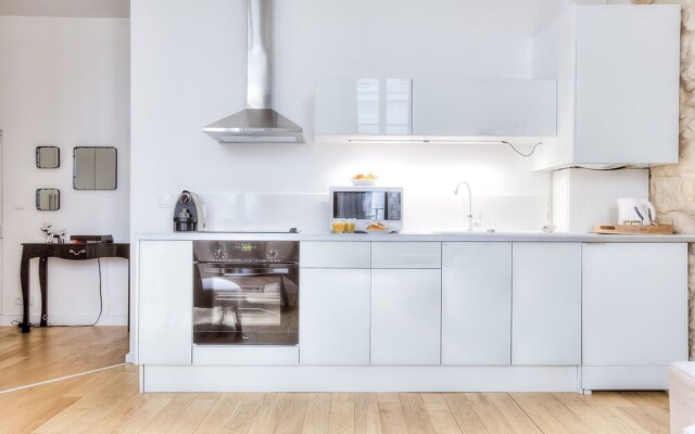 Adorable Nid Parisien