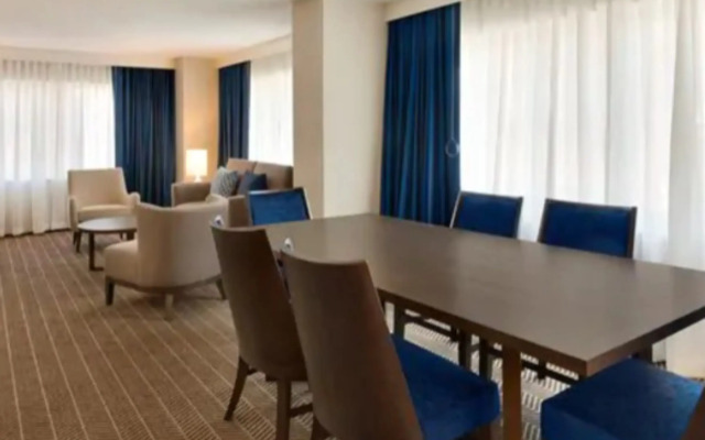 Embassy Suites Boston Logan Airport