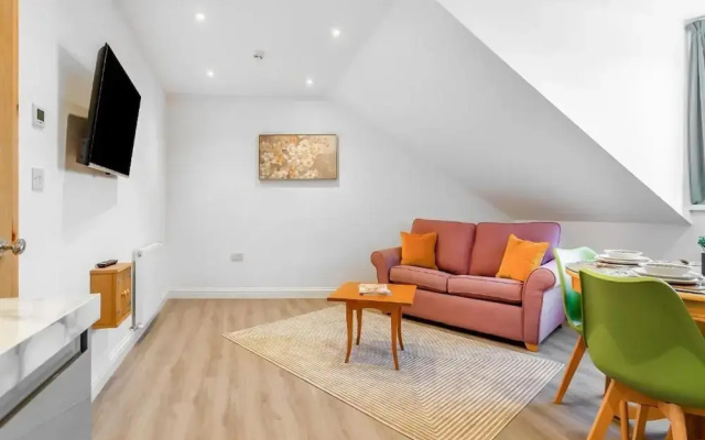 Family - Central - Parking - Wifi - Sleeps 3