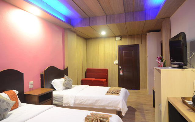 Centro CNX Hotel