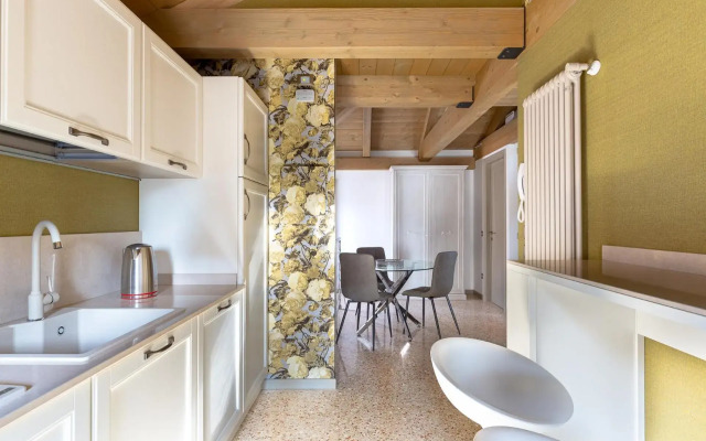 Ca' Cappello Venice Apartment 2 with Canal View