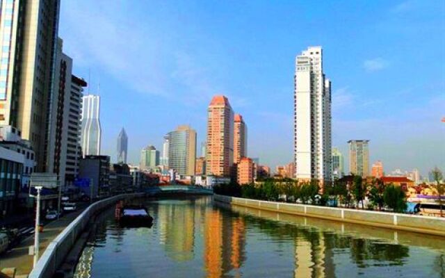 Shanghai Lakeside Holiday Inn