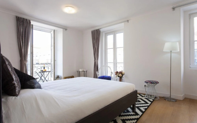 Santa Justa Suite by Homing