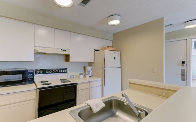 2 Bedroom Condo Golf Course Views 5166