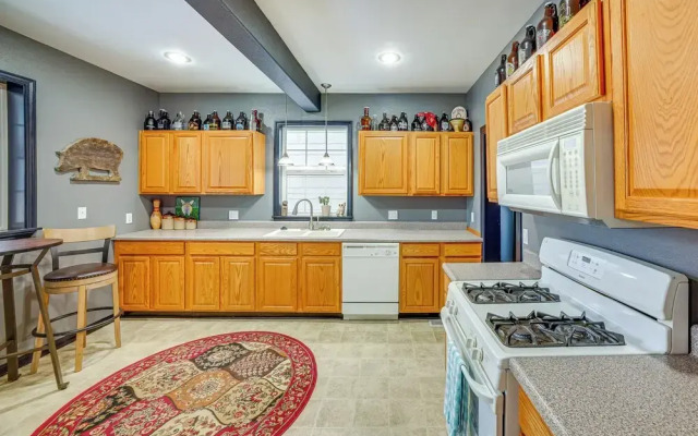 13 Mi to Skiing: Downtown Wallace Home w/ Deck