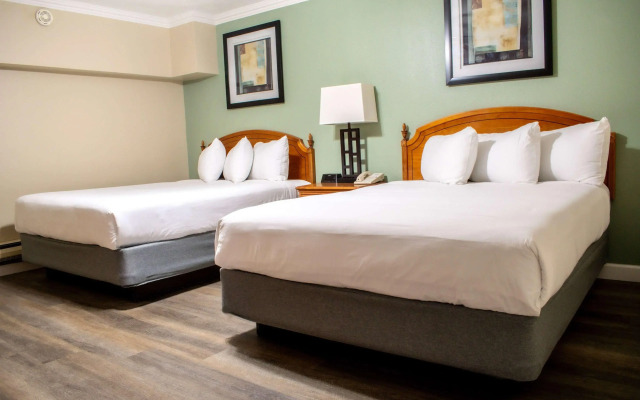 Travelodge by Wyndham Monterey Bay