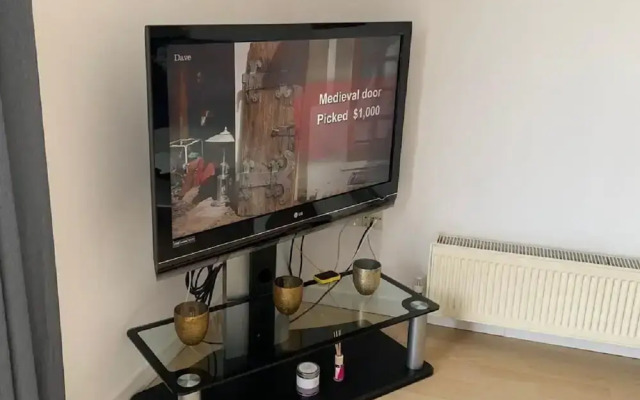 Two Bedroom Balcony Apartment Liverpool