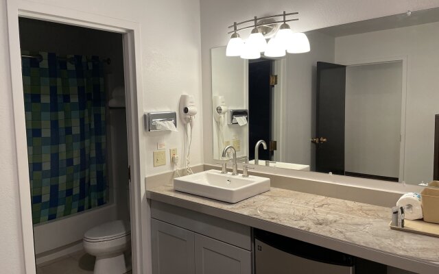 Valley Hi Motel - Near Winter Park Visitor Center