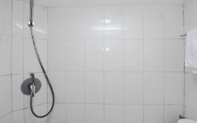 Kamar Keluarga Kemanggisan Syariah